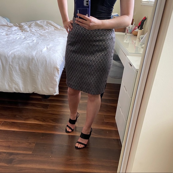 RW&Co black and silver metallic pencil skirt - Picture 2 of 6